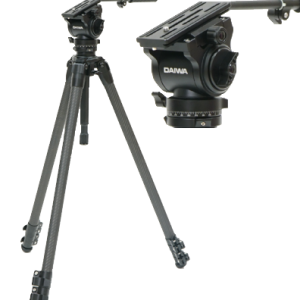 Trípodes de alta precisión de la marca Daiwa, conocidos por su estabilidad, durabilidad y diseño robusto. Ideales para fotógrafos y videógrafos profesionales que requieren un soporte confiable para cámaras y equipos de grabación en diversos entornos.