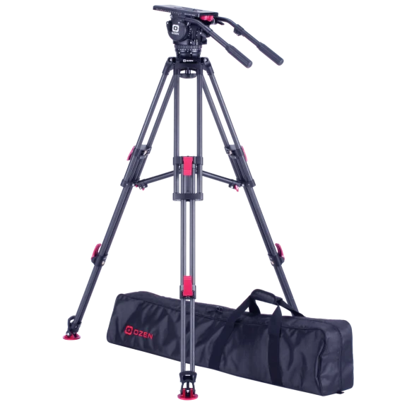 Trípodes y pedestales de alta calidad de la marca Ozen, diseñados para proporcionar estabilidad y precisión en la grabación de vídeo y fotografía profesional. Ideales para equipos de transmisión y producciones audiovisuales.
