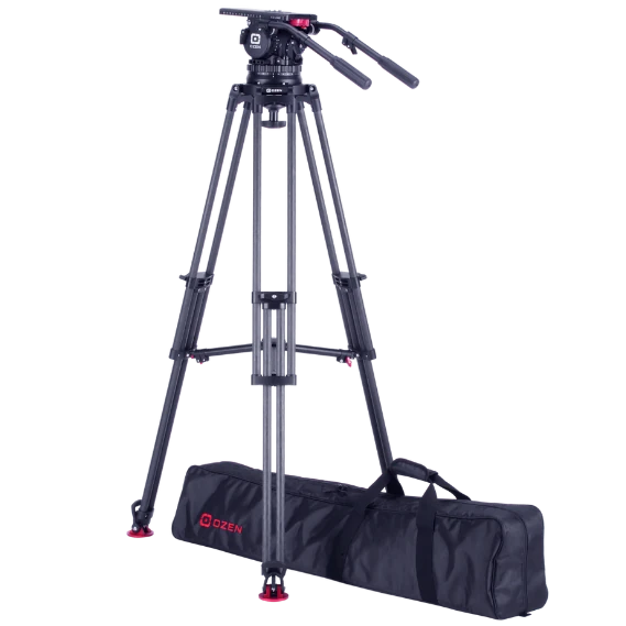 Trípodes y pedestales de alta calidad de la marca Ozen, diseñados para proporcionar estabilidad y precisión en la grabación de vídeo y fotografía profesional. Ideales para equipos de transmisión y producciones audiovisuales.